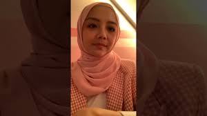 Mira filzah akui sudah bertunang dengan wan emir astar majlis nikah mira filzah, bersama wan emir astar pada bulan oktober 2020 hampir menjadi kenyataan. Ig Live Mira Filzah Bersama Ben Amir Youtube