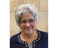 Laura Cusick's Instagram, Twitter & Facebook