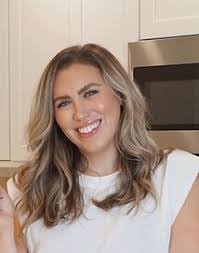 Angela Chimenti's Instagram, Twitter & Facebook