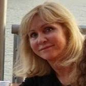 Elizabeth Pavia's Instagram, Twitter & Facebook