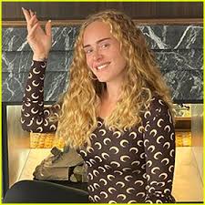 Another gorgeous example of how beyonce is killing the braid game with extra length. Adele Shows Off New Wavy Blonde Hair While Watching Beyonce S Black Is King Adele Beyonce Knowles Shopping Just Jared