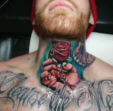 I have tattoos on my back, both my arms, and over my left pec. Naturliche Farbige Blutende Hand Mit Rose Tattoo Am Hals Mit Dem Schadel Tattooimages Biz