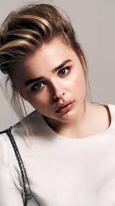 Aside from promoting her new film, she also dished on the little mermaid and revealed that she can't really swim. i can't really swim! Celebrity Chloe Grace Moretz Mobile Abyss