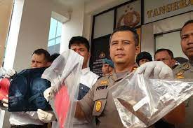 Pelayangan no.99 cilenggang serpong, cilenggang, kec. Keluarga Serahkan Pembunuh Siswa Smk Sasmita Jaya Ke Polisi