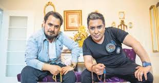 Evlilik bana göre değilmiş bunu anladım diyen murat övünç'ün uzun süredir birlikte olduğu sevgilisi ise yurtdışında yaşayan evli bir iş adamı. Sosyal Medyanin Atarli Guzin Abi Si Son Dakika Magazin Haberleri