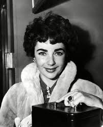 Michael charles gauntlet wilding byl anglický divadelní, televizní a filmový herec. A Closer Look At Elizabeth Taylor S 10 Spectacular Engagement Rings British Vogue