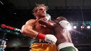 Floyd mayweather, right, throws a punch at logan paul during their exhibition at hard rock stadium in miami gardens, fla. Roqbduf 6b Cpm