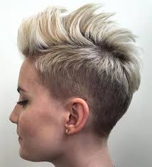 Kurzhaarfrisur stufig kurzhaarfrisuren 2020 damen frech, freche kurzhaarfrisuren damen 2018 frisuren, freche blonde kurzhaarfrisuren damen, frisuren fransig kurz, modische frisuren für frauen ab 50 und haarfarben, die Frisuren Fur Damen Frisuren Stil Haar Kurze Und Lange Frisuren Coole Kurzhaarfrisuren Kurze Blonde Haare Undercut Frau Kurz