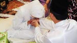 Mempelajari islam lebih dalam sehingga anda bisa memperingatkan dan mendidik istri. 13 Cara Menjadi Suami Terbaik Menurut Islam Dan Dalilnya Dalamislam Com