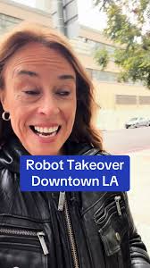 Los Angeles robot sighting! #robotdelivery #waymo #robotsontiktok  #selfdriving #dtla