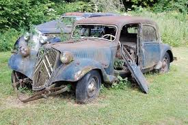 Citroen Traction Avant Am Crooked Billet Pub In Stoke Row Henley On Thames Nice Citroen Photo Foun Voitures Abandonnees Voiture Citroen Voitures Anciennes