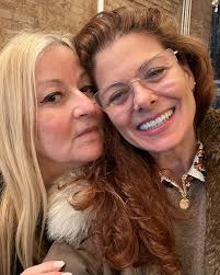 It's always a great moment when our dear friend @therealdebramessing  surprises us at the store. especially when I was just thinking about her. I  love her very much!!❤️❤️❤️ #tendenzajewelry #madeinnewyork #jewelry  #finejewelry #