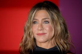 Jennifer Aniston defends cutting ties with unvaccinated friends