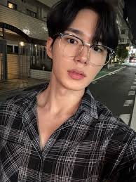 I'm from Korea and you 👋