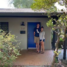 Happy #FrontDoorFriday and Labor Day weekend everybody! This week we are  keeping it in the family with the spotlight