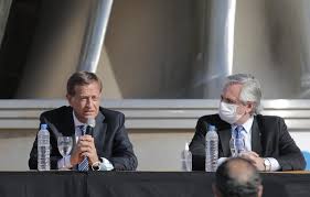 Se trata de la artista plástica mendocina florencia aise, que le regaló un cuadro de uvas malbec al primer mandatario argentino. Florencia Aise La Artista Plastica Mendocina Que Impacto A Alberto Fernandez Y La Invito A Almorzar En Casa Rosada Via Mendoza