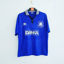 May 21, 2021 · everton has revealed a striking new away kit for the 2021/22 season that pays homage to one of the club's earliest strips. Pin On Tspn Calcio Retro Football Shirts