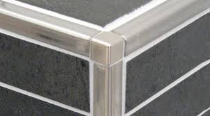 Fliesen leisten jetzt vergleichen und den fliesen leisten testsieger von 2020 auswählen und sofort von den günstigen preis auf vergleichsloewe.de auf unserer vergleichsseite: Eckige Wand Abschlussprofile Jetzt Bei Fliesenrabatte