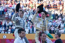 Salen a hombros César Jiménez y Alejandro Talavante | Ávilared | Noticias  de Ávila