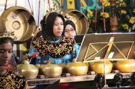 Bebano adalah musik tradisi melayu yang sering disuguhkan sebagai musik pengiring majelis. Belia Pelihara Muzik Tradisional Harian Metro