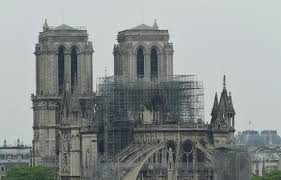 « nous sommes vraiment en limite de capacité de travail (…) je ressens une vraie fatigue. Notre Dame De Paris Le Feu Eteint Un Plan De Reconstruction Deja A L Etude Le Devoir