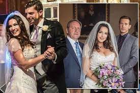 Sep 13, 2018 · kelly brook fulfilled her dream of being killed in midsomer murders the first picture of kelly in action sees her laying lifeless through the camera screen of forensic investigator. Kelly Brook Makes Perfect Bride As She Dons Wedding Dress For Midsomer Murders Cameo Mirror Online