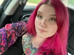 Can y'all give me some bangs? Buddy said my forehead is too big. 😳😭