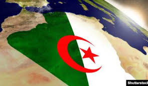 عاصمتها وأكثر مدنها اكتظاظا بالسكان هي مدينة الجزائر، وتقع في أقصى شمال البلاد. ÙˆÙØ¯ Ù…Ù† Ø§Ù„ÙƒÙˆÙ†ØºØ±Ø³ Ø§Ù„Ø£Ù…Ø±ÙŠÙƒÙŠ ÙŠØ²ÙˆØ± Ø§Ù„Ø¬Ø²Ø§Ø¦Ø± ÙˆØ§Ù„Ø³Ø¨Ø¨ Ù‚Ù†Ø§Ø© Ø§Ù„Ø¹Ø§Ù„Ù… Ø§Ù„Ø§Ø®Ø¨Ø§Ø±ÙŠØ©