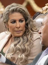 El apoyo de Nora Arias a la reforma judicial revive la crisis en el PRD de  CDMX