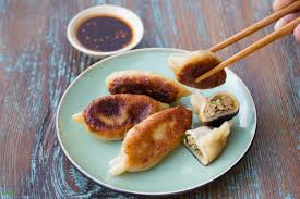 Jiaozi Aus Der Pfanne Original Rezept Aus China Rezept In 2020 Rezepte Lebensmittel Essen Asiatische Rezepte