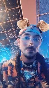 I wouldn't paint me as a heartbreaker But I've said a few goodbyes I'd make  a promise but I know later I'm bound to change my mind Depending