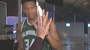 Giannis antetokounmpo is a greek professional basketball player for the milwaukee bucks of the nba. Adam Best On Twitter 60 Minutes Showing The Giant Hands Of Giannis Antetokounmpo While Donald Trump Is Watching Is Hall Of Fame Trolling