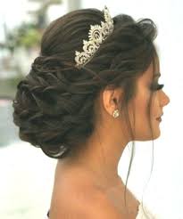 Hair worn down for a quinceanera is beautiful, especially when it's curled to add some texture to the hair. Sweet Quinceanera Hairstyles With Crown Crown Hairstyle Hairstyles Quince Weddingh Quince Hairstyles Wedding Hairstyles With Crown Casual Wedding Hair