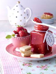 Erdbeerkonfiture Mit Weisser Schokolade Rezept Erdbeeren Marmelade Marmelade Erdbeerkonfiture