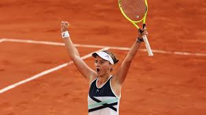 She was a successful tennis singles and doubles player during a twelve year career (1987 to 1999). Sz9ycmhyzkrhcm