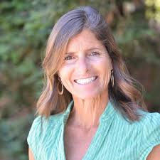 Tina Lipscomb's Instagram, Twitter & Facebook