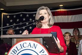 Joni Ernst Defeats Theresa Greenfield In Race For U S Senate Seat From Iowa The Daily Iowan