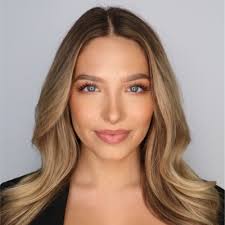 I am so excited to announce that I will be joining Jones Lang LaSalle as a  Finance Intern for Summer 2023 in their Chicago office.