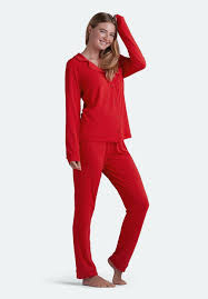Enjoy cozy evenings spent at home with our range of women's pjs, ladies' pajamas, pajama tops, pajama bottoms and pajama sets. 25 Best Pajamas For Women 2021 The Strategist