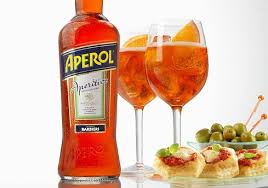 Its orange is unmistakable, a vibrant color that lights up your toasts and adds extra joy to the moment. Aperol Spritz El Coctel Aperitivo Para Estar A La Moda Este Verano Eleconomista Es