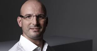 Kurzzeit-Vorstandsmitglied klagt wohl gegen Adler