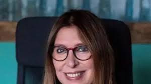 La psicologa Ameya Canovi: "Una patente emotiva in tempi di amori di vetro"