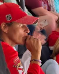 Let's go Panthers!!!! And we won!!!! 🐆💪🏻 @tiffcwilson  @itsjuneonthemoon18 @sawah4467 @elsuperpr23 @flapanthers #hockey  #floridapanthers #letsgopanthers #letsgocats #nightout #nightwithfriends