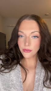 Sydney Phelan's Instagram, Twitter & Facebook