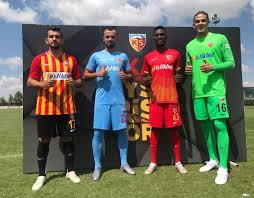 Doğan alemdar kayserispor'da 16 numaralı formayı giymektedir. Kayserispor Un Yeni Sezon 2021 2022 Formalari Kayserispor Org