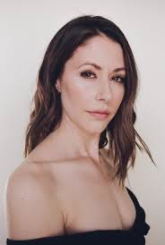 Amanda Crew