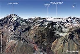 1 a lo largo del territorio chileno continental, existen por lo menos dos mil volcanes; Aalb0ldcelbj8m