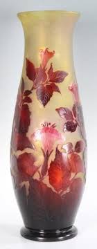 E Galle 1846 1904 Grand Vase De Forme Oblongue A Col Ouvert En Verre Verre Art Deco Art Verrier Art Du Verre