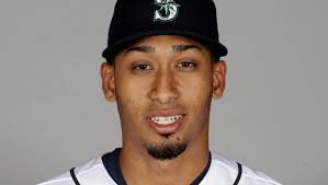 M's notebook: Closer Diaz makes hitters take lumps