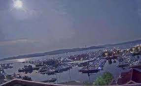 Listen live to meteor pings while they strike earth's atmosphere. 3az T3wstmvgvm